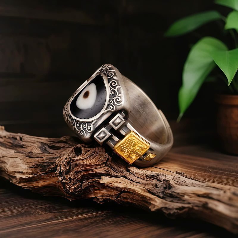Tibetan 925 Sterling Silver Goddess of Wealth Dzi Bead Ring Tibetan 925 Sterling Silver Goddess of Wealth Dzi Bead Ring