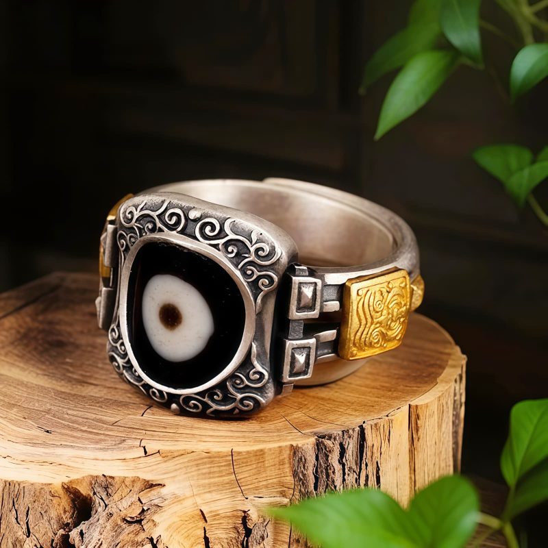Tibetan 925 Sterling Silver Goddess of Wealth Dzi Bead Ring Tibetan 925 Sterling Silver Goddess of Wealth Dzi Bead Ring