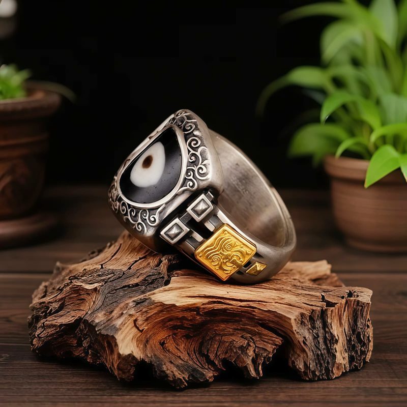 Tibetan 925 Sterling Silver Goddess of Wealth Dzi Bead Ring Tibetan 925 Sterling Silver Goddess of Wealth Dzi Bead Ring
