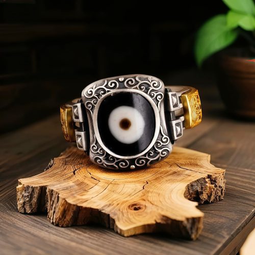 Anillo de Plata de Ley 925 con Cuenta Dzi de Zakiram, Diosa de la Riqueza Anillo de Plata de Ley 925 con Cuenta Dzi de Zakiram, Diosa de la Riqueza