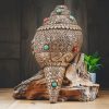 吉祥八紋を刻むチベット法螺貝(シャンカ)の装飾品:浄化と繁栄を呼ぶインテリア Tibetan Shankha Conch Shell Home Decoration with Eight Auspicious Symbols