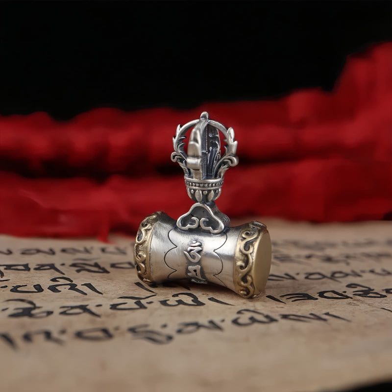 Tibetan 925 Silver Om Mani Padme Hum Dorje Pendant Tibetan 925 Silver Om Mani Padme Hum Dorje Pendant