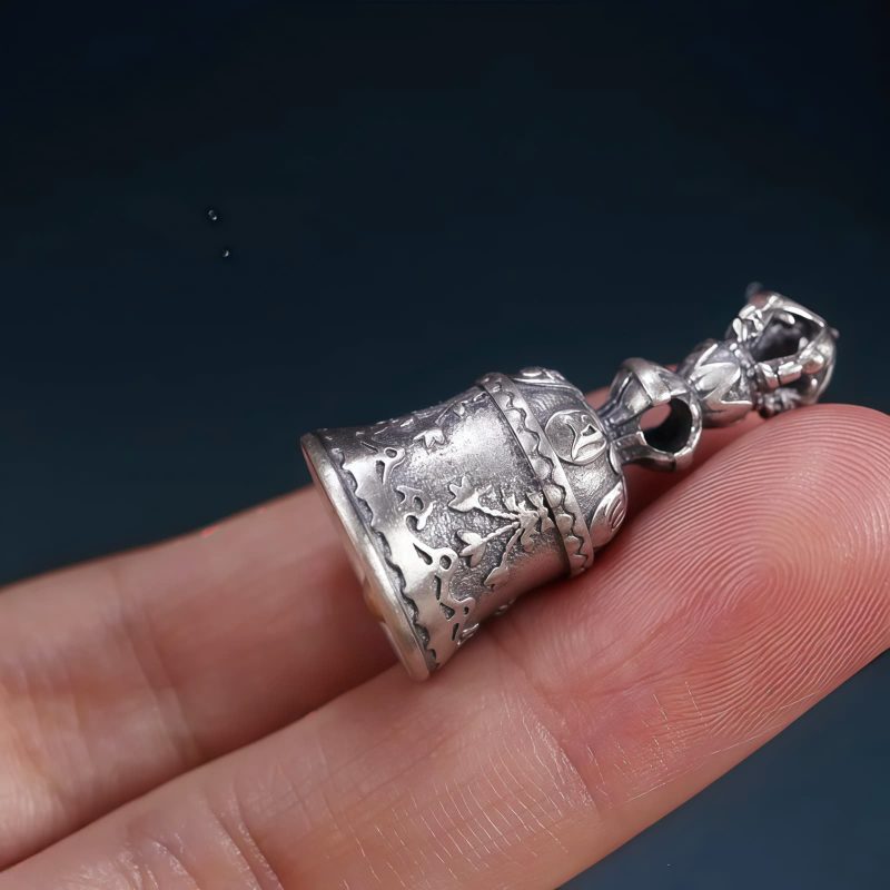 Tibetan 925 Silver Om Mani Padme Hum Dorje Pendant Tibetan 925 Silver Om Mani Padme Hum Dorje Pendant