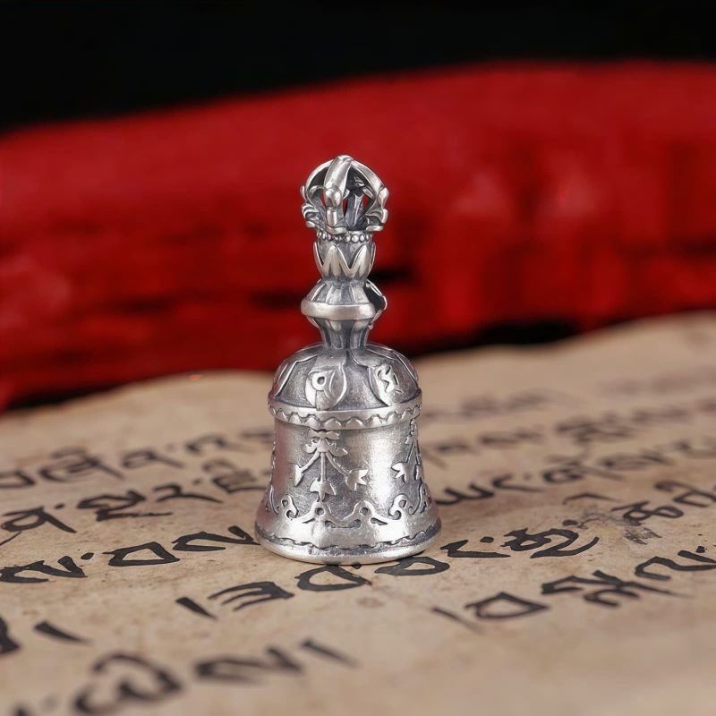 Tibetan 925 Silver Om Mani Padme Hum Dorje Pendant Tibetan 925 Silver Om Mani Padme Hum Dorje Pendant