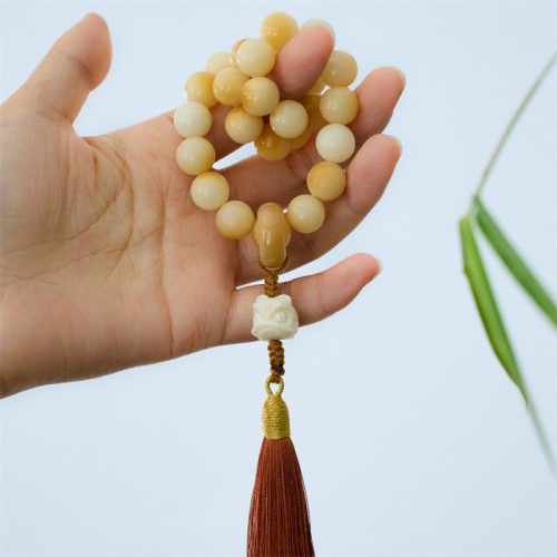 Natural Bodhi Seed Dancing Lion Charm Bracelet