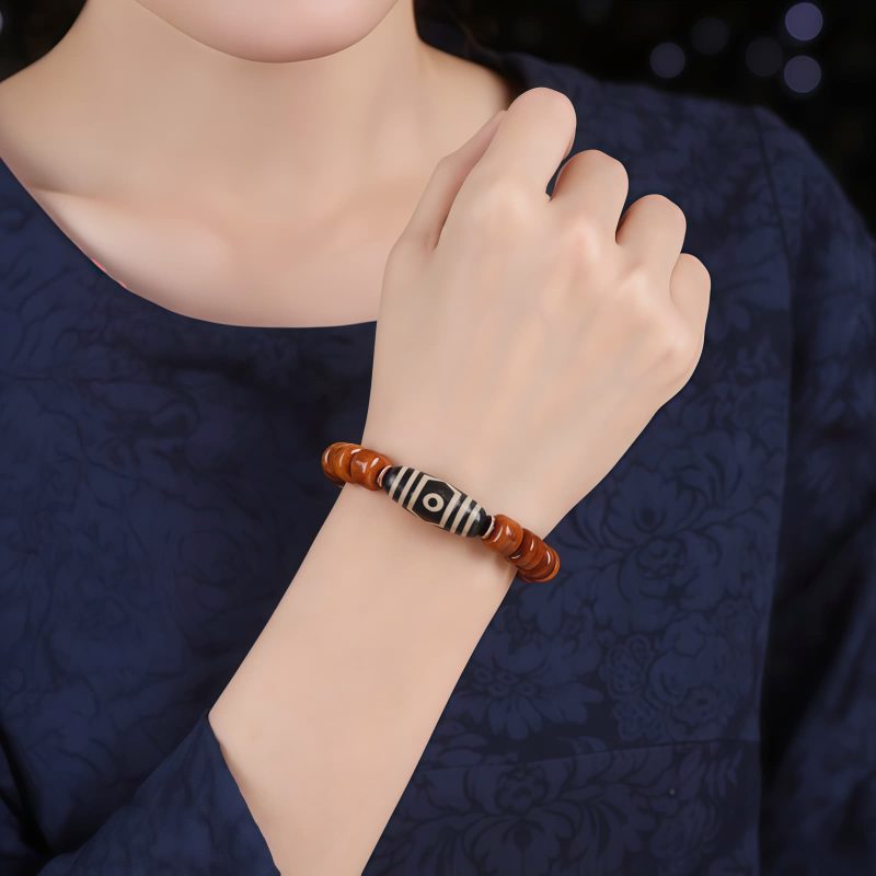 Tibetan Yak Bone Nine-Eye Dzi Bead Bracelet Tibetan Yak Bone Nine-Eye Dzi Bead Bracelet