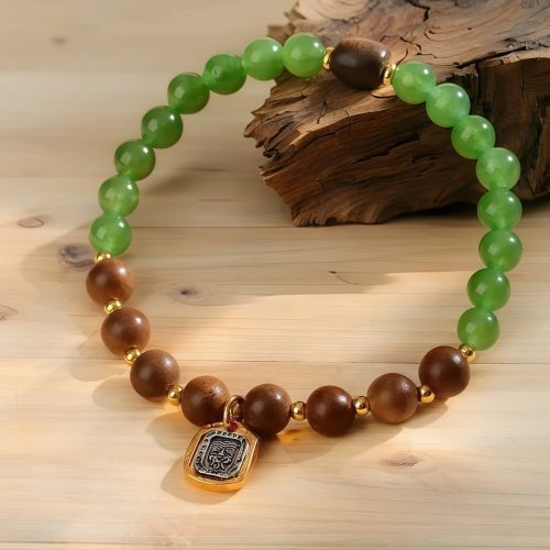 Pulseira da Força em Madeira de Agar de Kalimantan e Calcedônia Verde Pulseira da Força em Madeira de Agar de Kalimantan e Calcedônia Verde