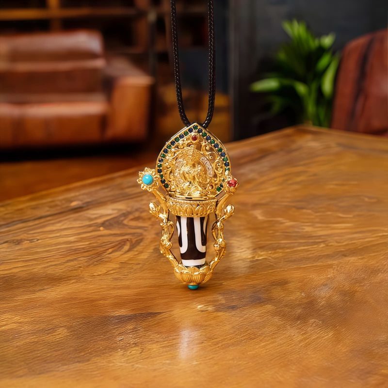 Tibetan Dzi Bead Manjusri Compassion Pendant Necklace Tibetan Dzi Bead Manjusri Compassion Pendant Necklace