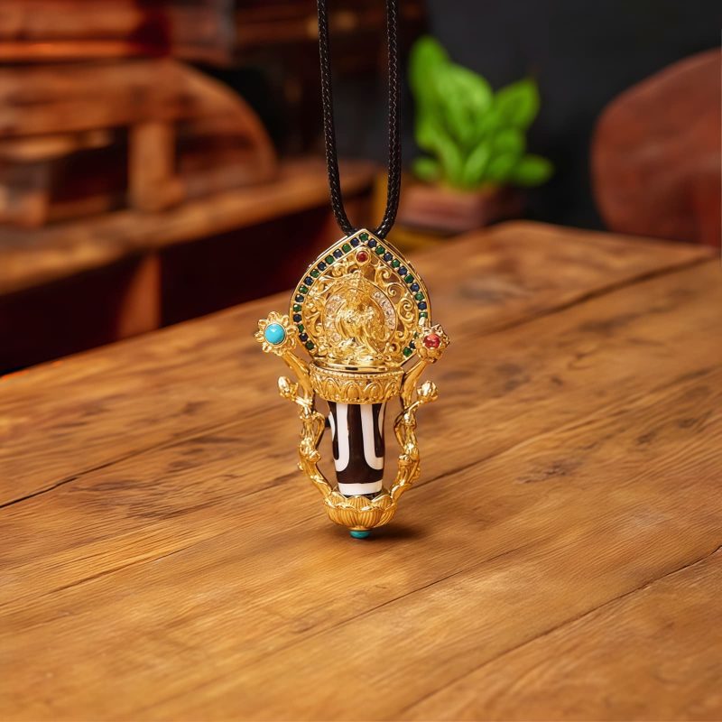 Tibetan Dzi Bead Manjusri Compassion Pendant Necklace Tibetan Dzi Bead Manjusri Compassion Pendant Necklace