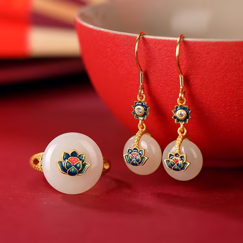Schmuckset aus Hetian-Jade & Lotus: Ring & Ohrringe Hetian Jade Lotus Luck Ring & Earrings Set - 1