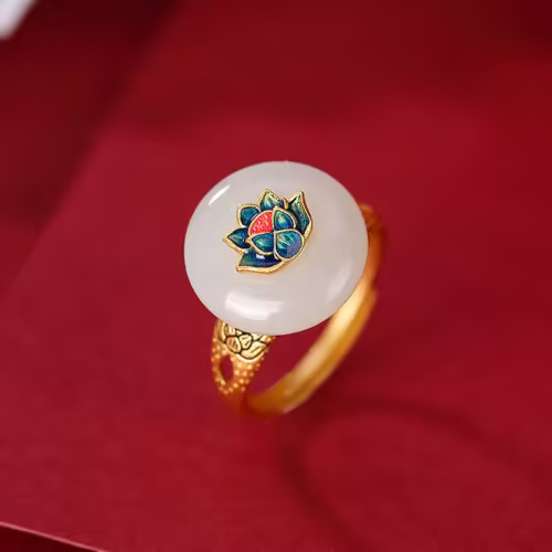 Schmuckset aus Hetian-Jade & Lotus: Ring & Ohrringe