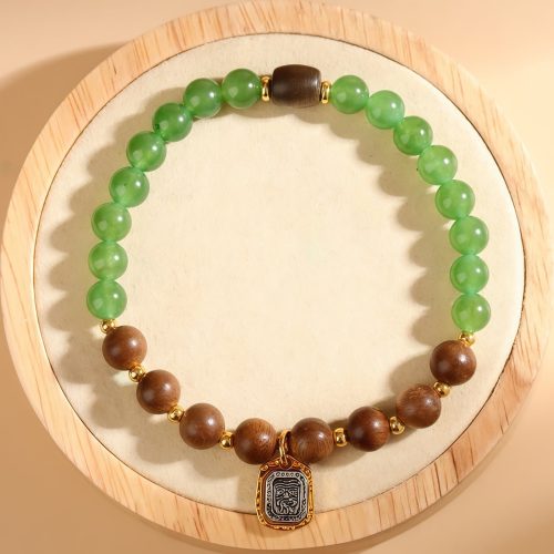 Pulseira da Força em Madeira de Agar de Kalimantan e Calcedônia Verde Pulseira da Força em Madeira de Agar de Kalimantan e Calcedônia Verde