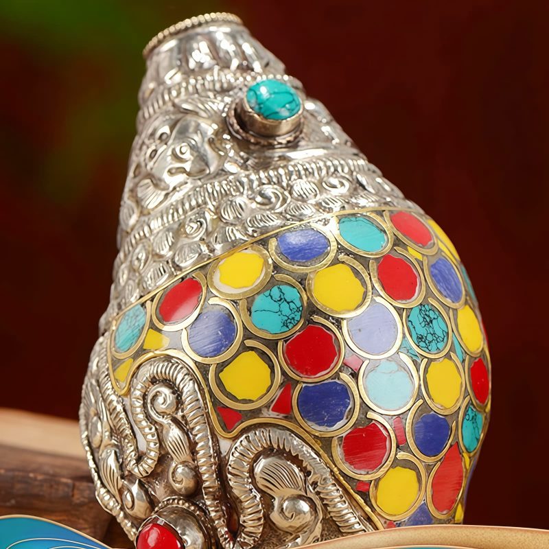 チベット職人謹製 天然彩色シャンカ(法螺貝)|豊かさを招く聖なるインテリア Tibetan Handmade Natural Colorful Shankha Wealth Home Decor