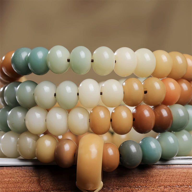 Pulsera de la Paz: Semillas de Bodhi Talladas a Mano Hand-Carved Bodhi Seed Peace Bracelet