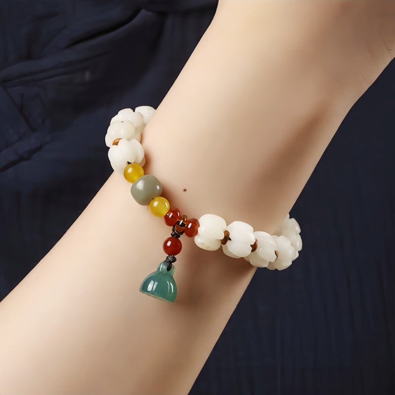 Natural Bodhi Seed Lotus Bracelet with Red Agate Natural Bodhi Seed Lotus Bracelet with Red Agate