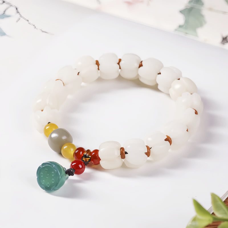 Natural Bodhi Seed Lotus Bracelet with Red Agate Natural Bodhi Seed Lotus Bracelet with Red Agate