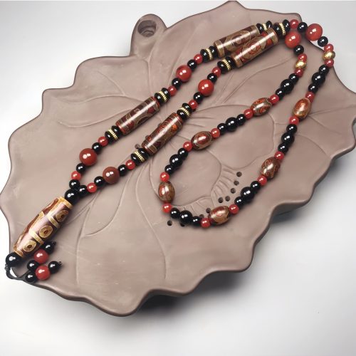 Collar de Ágata Roja con Cuenta Dzi de Nueve Ojos Collar de Ágata Roja con Cuenta Dzi de Nueve Ojos