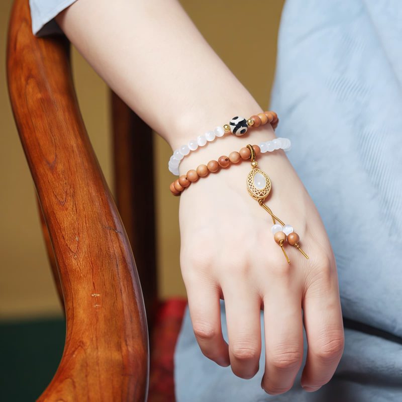 Sandalwood Cat's Eye Dzi Protection Bracelet Sandalwood Cat's Eye Dzi Protection Bracelet