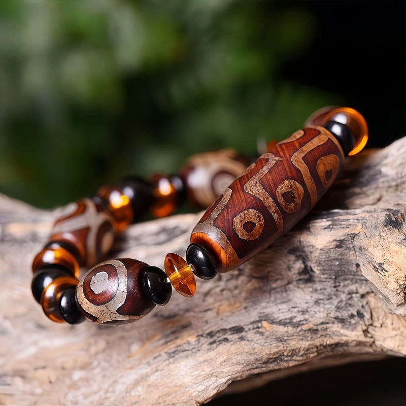 Tibetan Natural Nine-Eye Dzi Bead Bracelet Tibetan Natural Nine-Eye Dzi Bead Bracelet