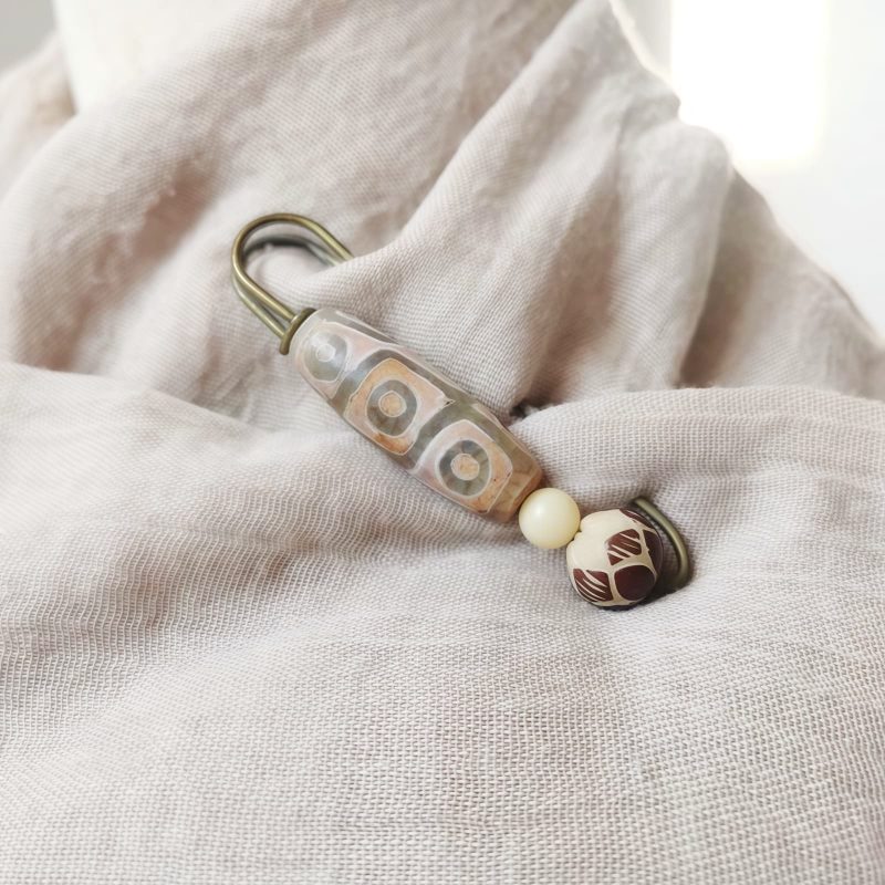 Tibetan Nine-Eye Dzi Bead Bodhi Seed Brooch Tibetan Nine-Eye Dzi Bead Bodhi Seed Brooch