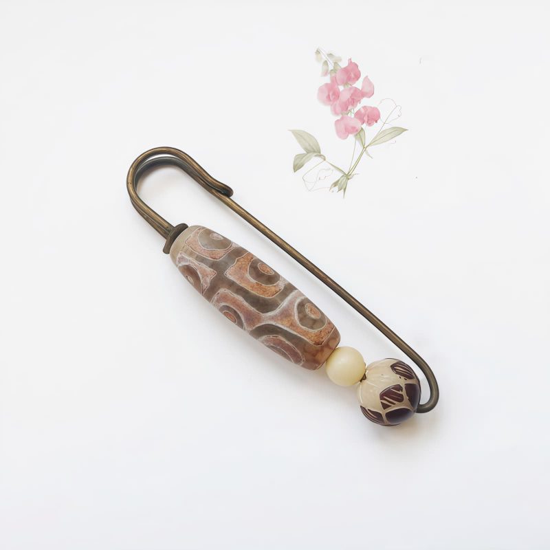 Tibetan Nine-Eye Dzi Bead Bodhi Seed Brooch Tibetan Nine-Eye Dzi Bead Bodhi Seed Brooch