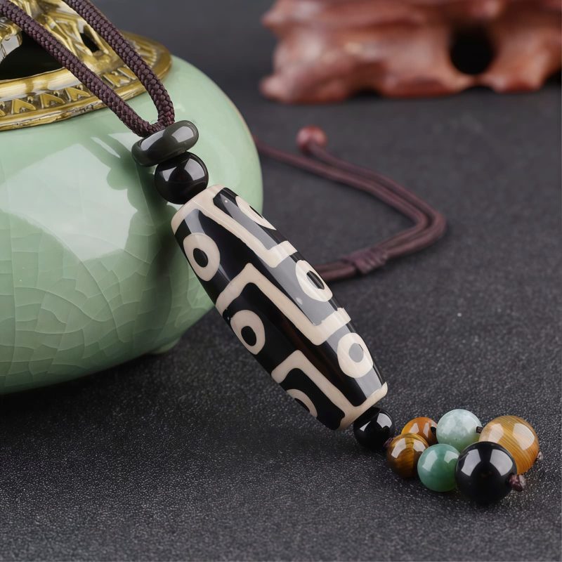 Tibetan Nine-Eye Dzi Bead Wealth Protection Necklace Tibetan Nine-Eye Dzi Bead Wealth Protection Necklace