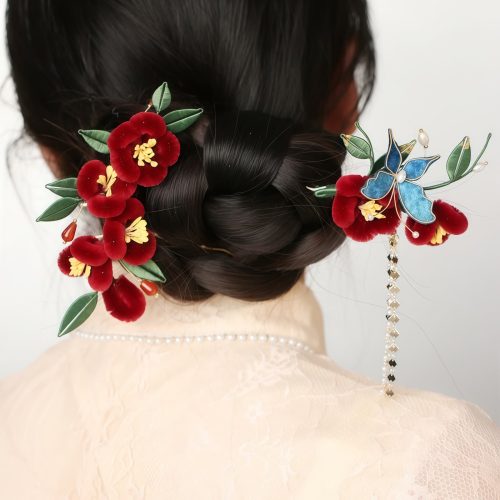 華麗な赤花と蒼い蝶の髪飾り:漢服や装いを彩る中国伝統美のアクセント 華麗な赤花と蒼い蝶の髪飾り:漢服や装いを彩る中国伝統美のアクセント