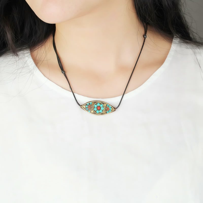 Collar de Protección con Turquesa del Tíbet en Talla Marquesa Tibet Turquoise Marquise Protection Necklace