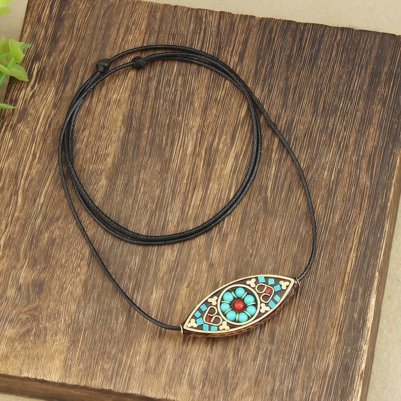 Collar de Protección con Turquesa del Tíbet en Talla Marquesa Tibet Turquoise Marquise Protection Necklace
