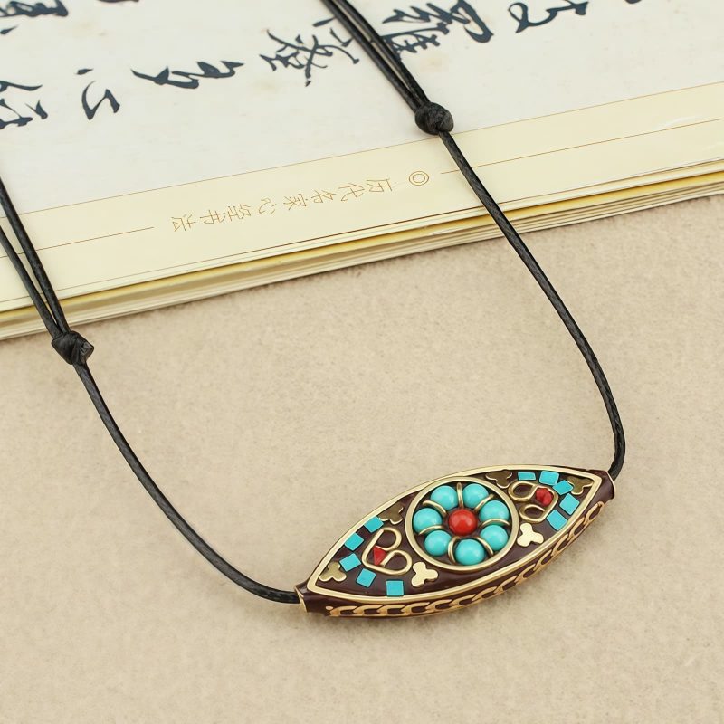 Collar de Protección con Turquesa del Tíbet en Talla Marquesa Tibet Turquoise Marquise Protection Necklace