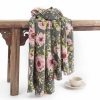 Tibetischer Schal mit floralem Blütenprint Tibetan Shawl Blooming Flowers Print Scarf