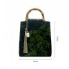 Bolso con Asas de Bambú y Diseño de Carpas Koi Mariposa Butterfly Koi Fish Bamboo Handle Handbag