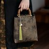 Bolso con Asas de Bambú y Diseño de Carpas Koi Mariposa Butterfly Koi Fish Bamboo Handle Handbag