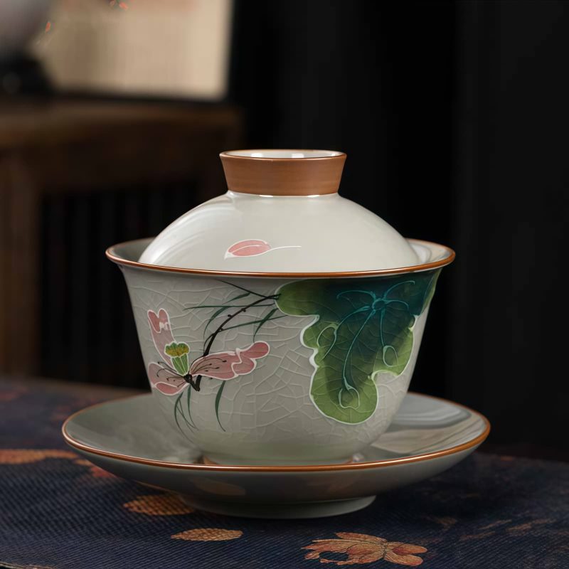 Chinese Ceramic Gaiwan Koi Fish Teacup Set with Saucer and Lid Chinese Ceramic Gaiwan Koi Fish Teacup Set with Saucer and Lid
