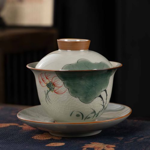 蓮と錦鯉の中国景徳鎮三彩蓋碗 茶器セット（皿・蓋付）