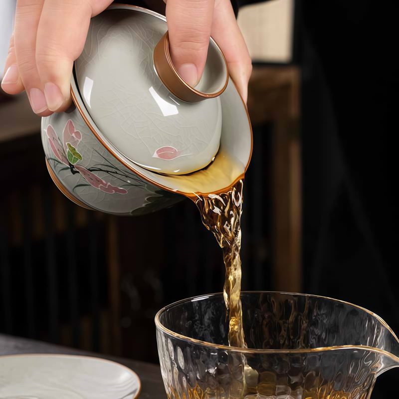 Chinese Ceramic Gaiwan Koi Fish Teacup Set with Saucer and Lid Chinese Ceramic Gaiwan Koi Fish Teacup Set with Saucer and Lid