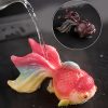 Figura de Resina de Peixe Koi que Muda de Cor Color Changing Koi Fish Resin Figurine