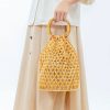 Bolso de Cuentas de Madera con Asa de Bambú Tejido a Mano Handwoven Wooden Beads Bamboo Handle Bag