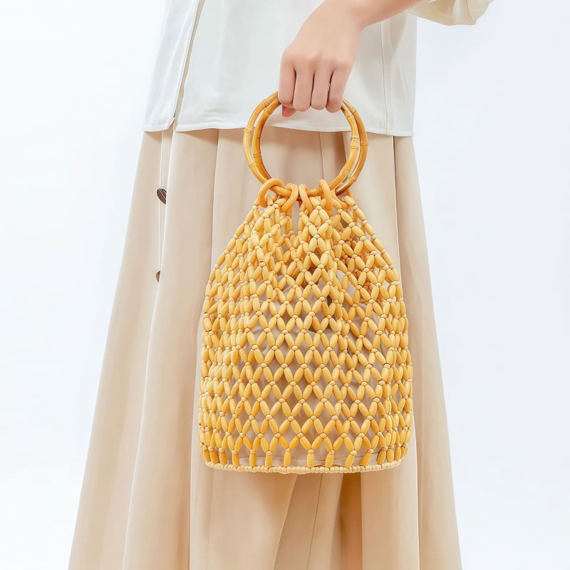 Bolso de Cuentas de Madera con Asa de Bambú Tejido a Mano Handwoven Wooden Beads Bamboo Handle Bag