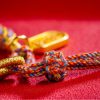 Pulsera Tibetana de los Cinco Colores con Mantra Om Mani Padme Hum y Dije Ruyi Tibetan Multicolored Om Mani Padme Hum Ruyi Charm Bracelet