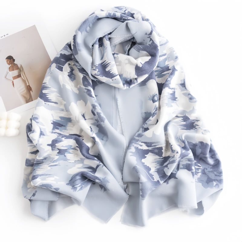 Chale Tibetano con Estampado de Rosas: Calidez y Tradición Tibetan Rose Print Warm Cozy Shawl