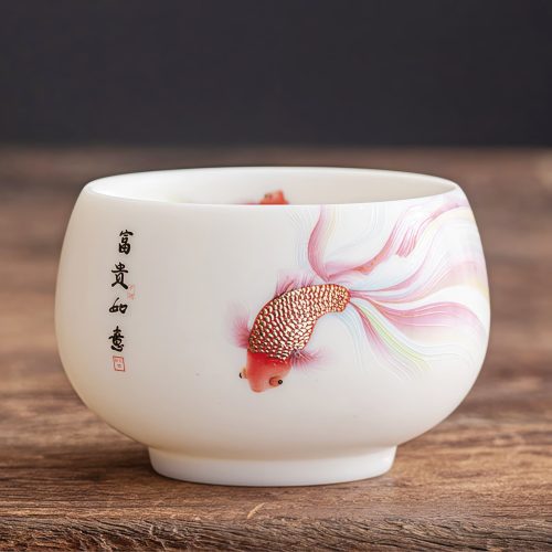 白磁 鯉文様 茶杯