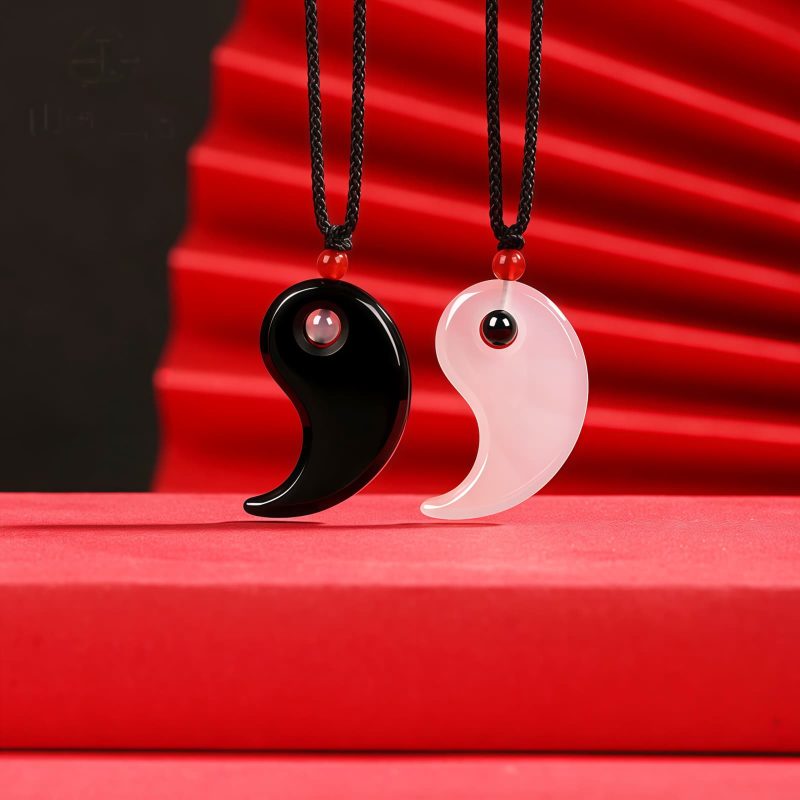 Yin Yang Black Onyx White Agate Pendant Necklace Yin Yang Black Onyx White Agate Pendant Necklace