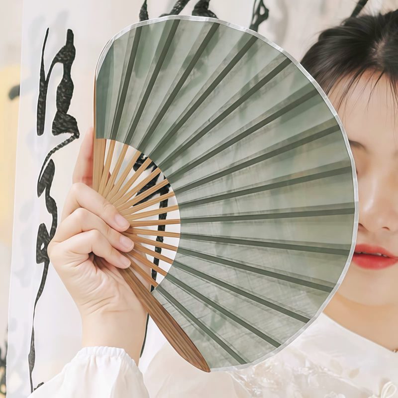 Handcrafted Retro Bamboo Solid Color Folding Fan Handcrafted Retro Bamboo Solid Color Folding Fan