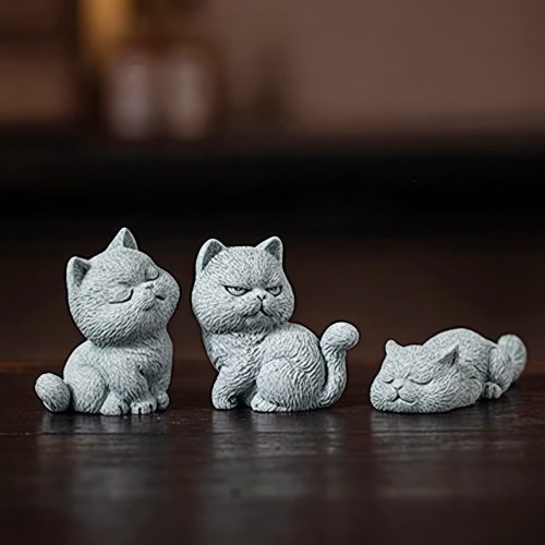 茶席を彩る砂岩の猫置物：静寂と安らぎを添えるティーペット