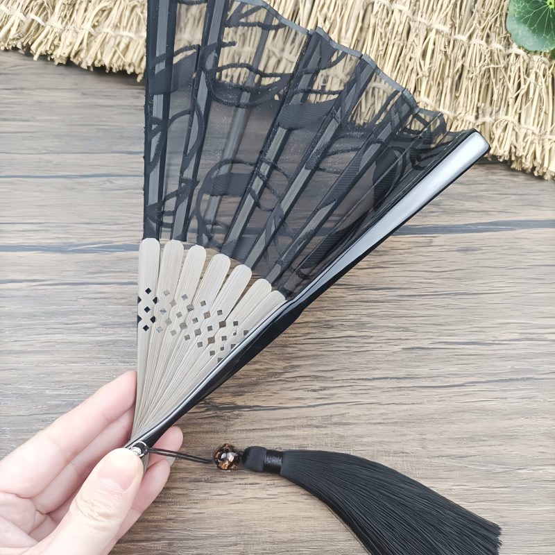 Silk Retro Leaves Flower Bamboo Folding Fan Silk Retro Leaves Flower Bamboo Folding Fan