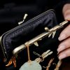 Crossbody-Tasche mit Libellen-Motiv und Metallkette Metal Chain Dragonfly Crossbody Bag