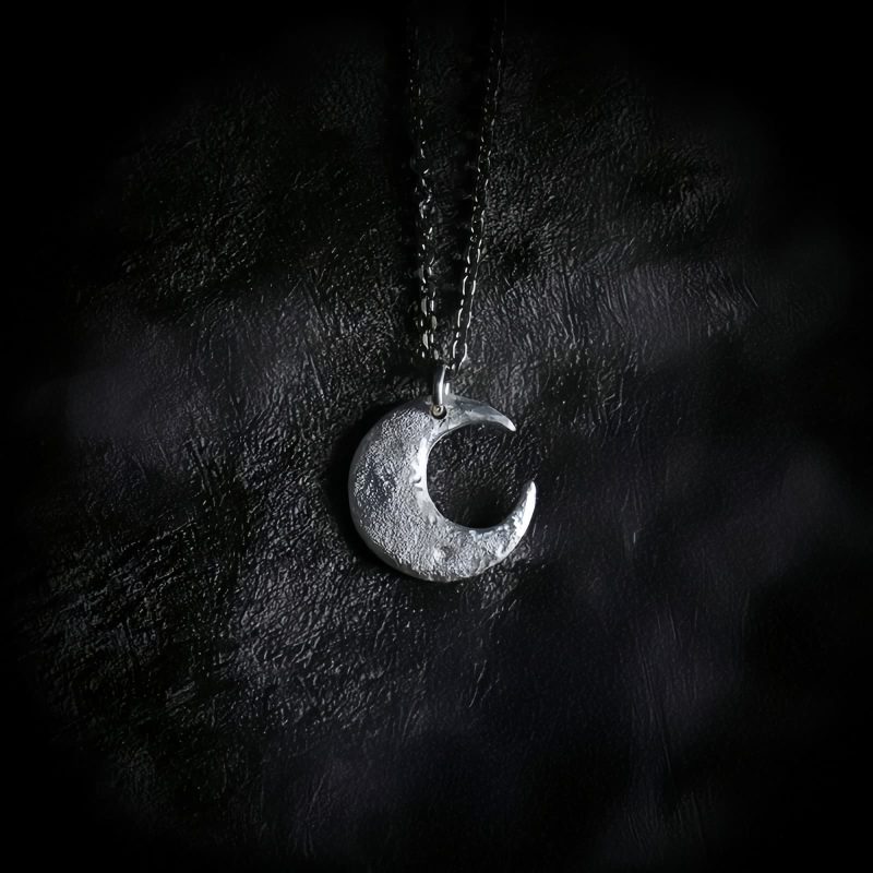 999 Silver Moon Balance Necklace Pendant 999 Silver Moon Balance Necklace Pendant