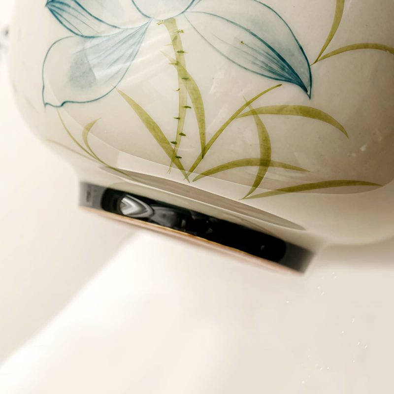 Hand Painted Ceramic Lotus Tea Cup Hand Painted Ceramic Lotus Tea Cup