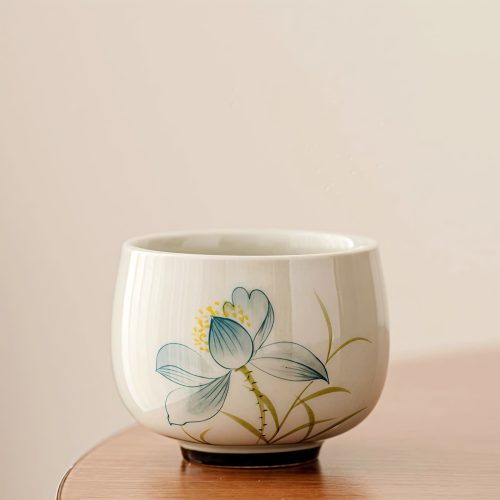 手描き蓮 陶磁器 茶杯
